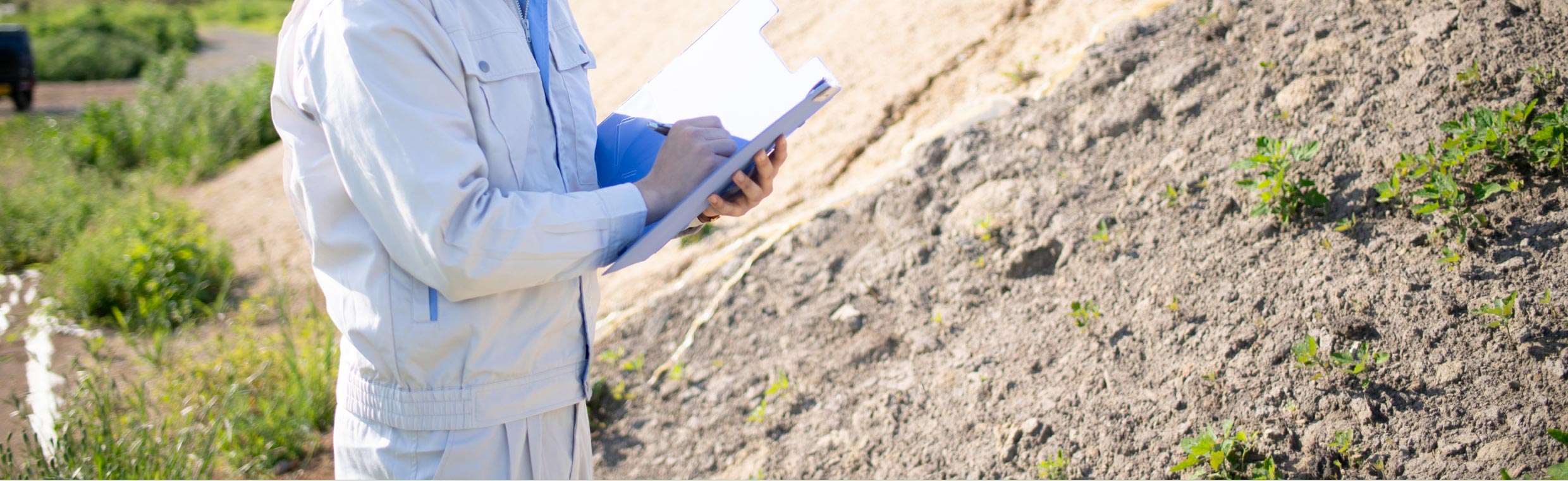 記録を取り管理をしている写真