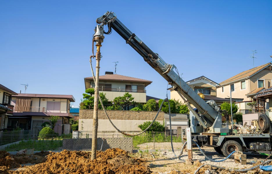 地盤工事を行う様子