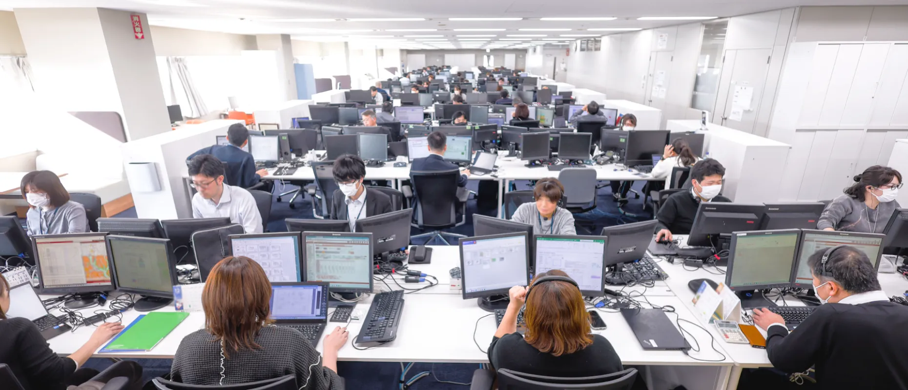 ジャパンホームシールドの社内の様子