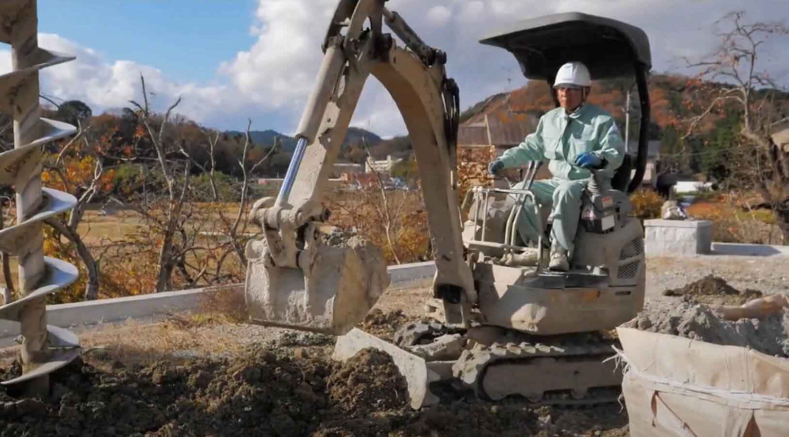 新生重機建設株式会社さまの地盤工事風景